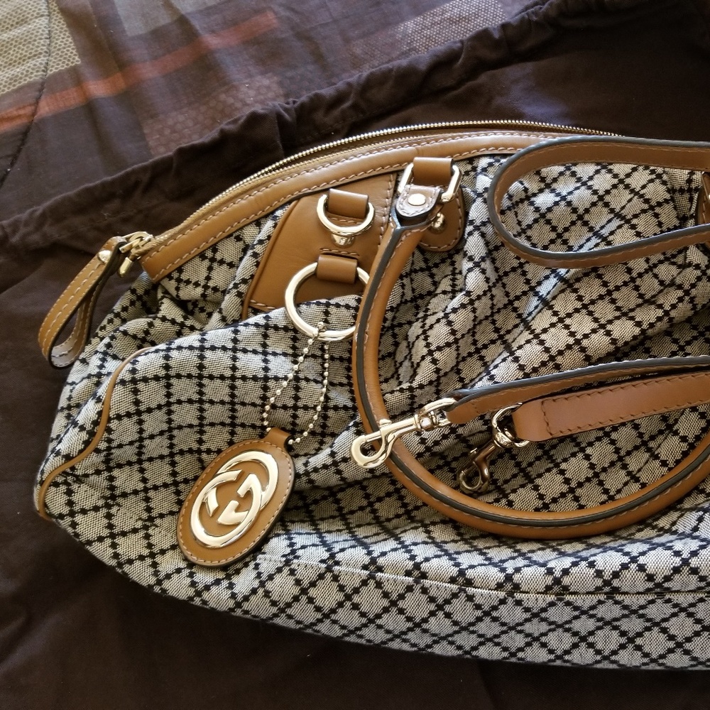 Gucci Sukey Tote Diamante Canvas Medium